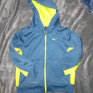 Nike Therma Fit Size 5